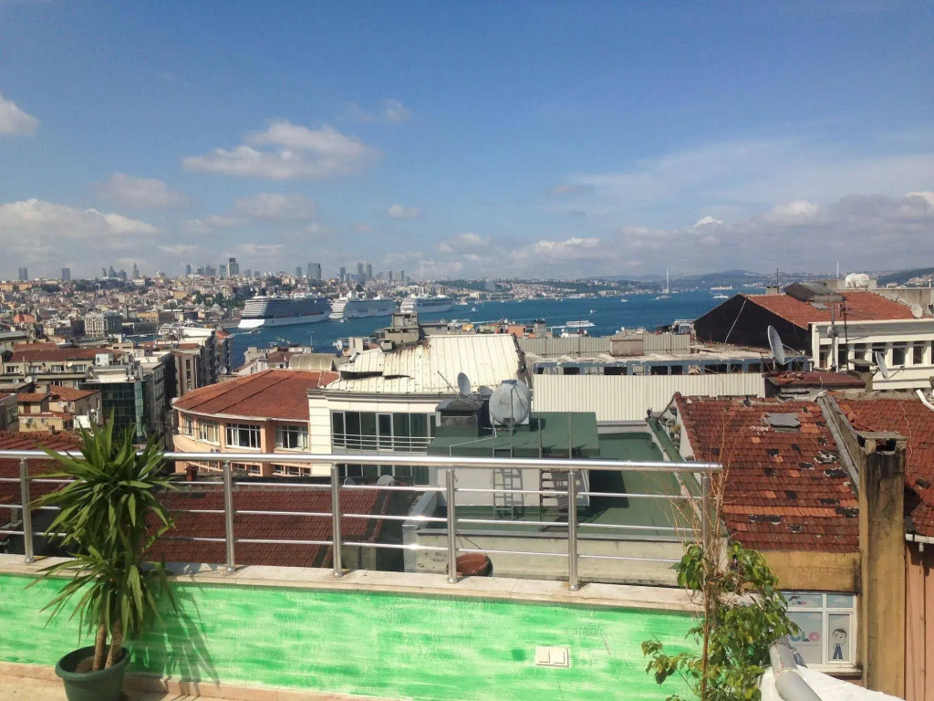 Yazar Hotel