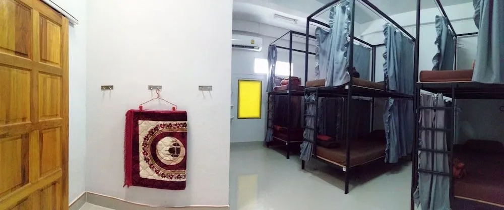 CHO Hostel and Sleep Box - Adults Only