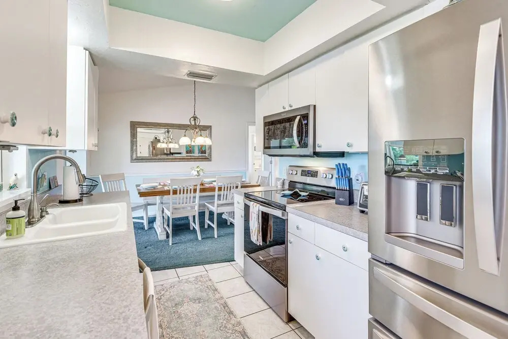 Lakefront Venice Home: 4 Mi to Manasota Key Beach!