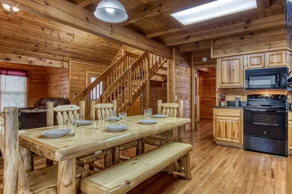Point Of View - Spacious 2 Bedroom With a Loft Just off Glades Road 2 Cabin by RedAwning