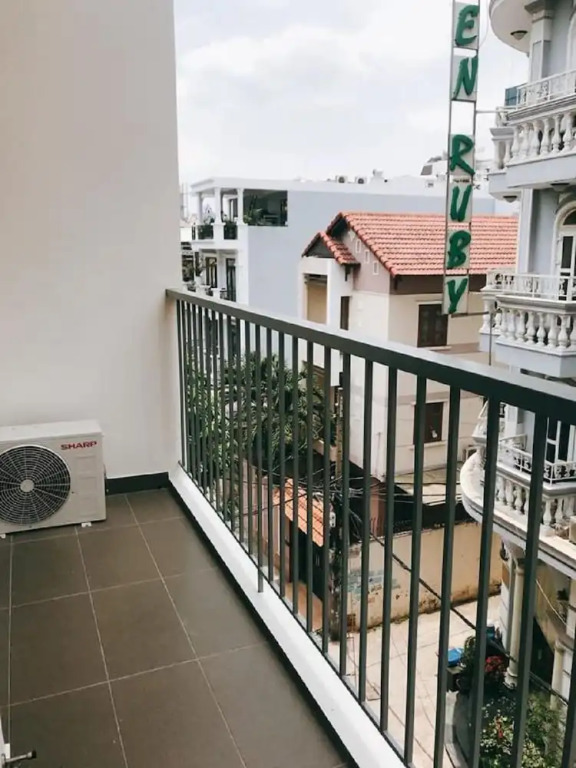 Crown Apartment