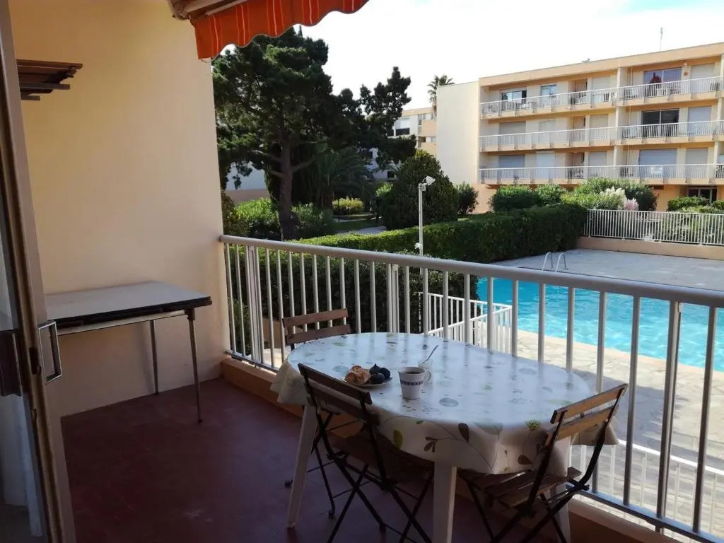 Appartement Le Lavandou, 2 pièces, 4 personnes - FR-1-308-120