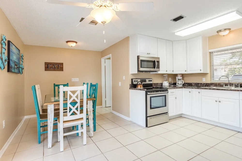 Waterfront 3br W/ Private Dock 3 Bedroom Duplex