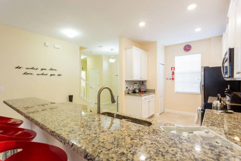 Amazing 5 bedroom home - Champions Gate Resort