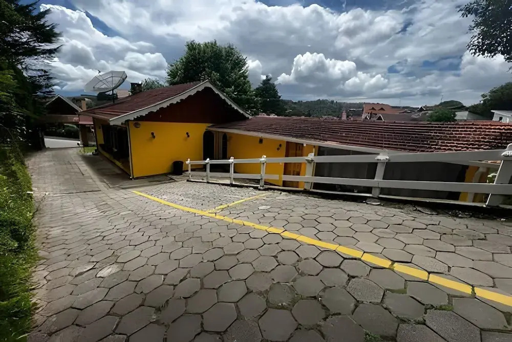 Pousada Casinha Amarela - Campos do Jordão