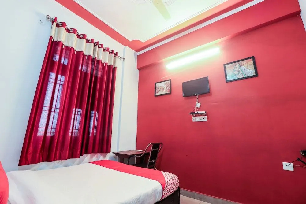 OYO 24228 Hotel Hans