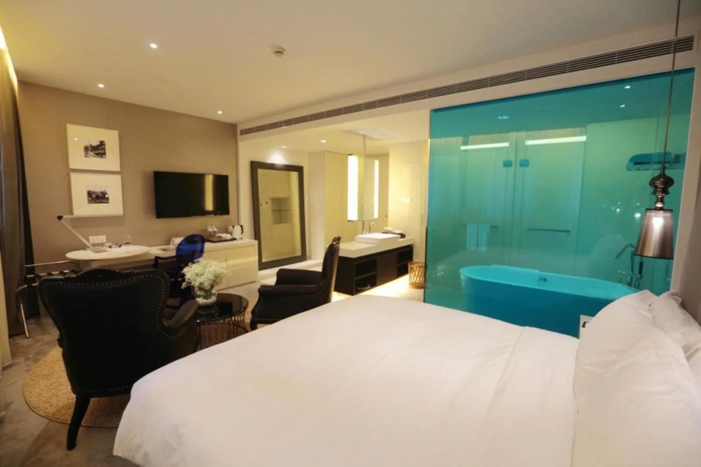 FX Hotel Shanghai Bund at Nanjing East Road
