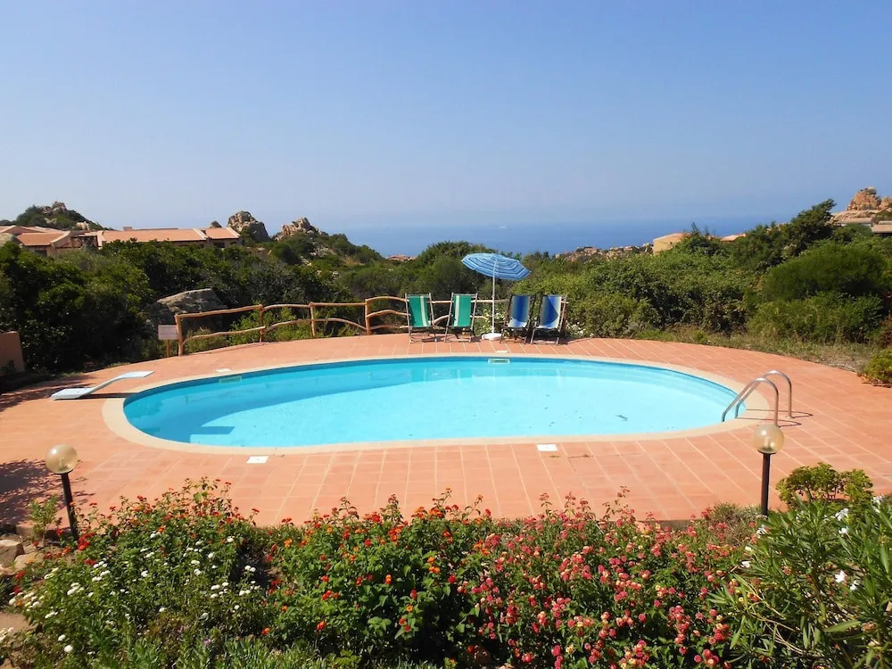 House With 2 Bedrooms in Costa Paradiso, With Wonderful sea View, Shared Pool, Furnished Garden - 2 km From the Beach