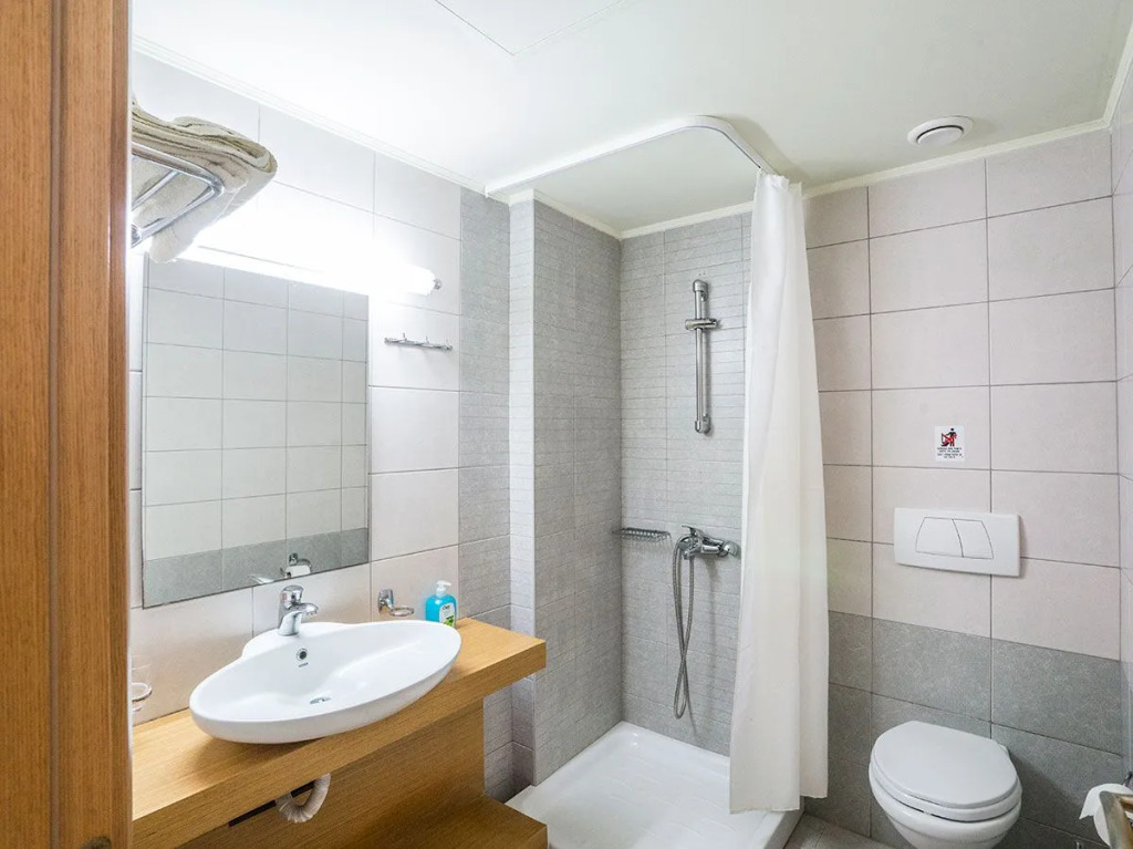 Athina Beach Hotel