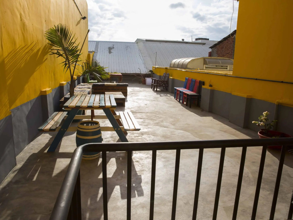Rainbow Wave Surfing Hostel