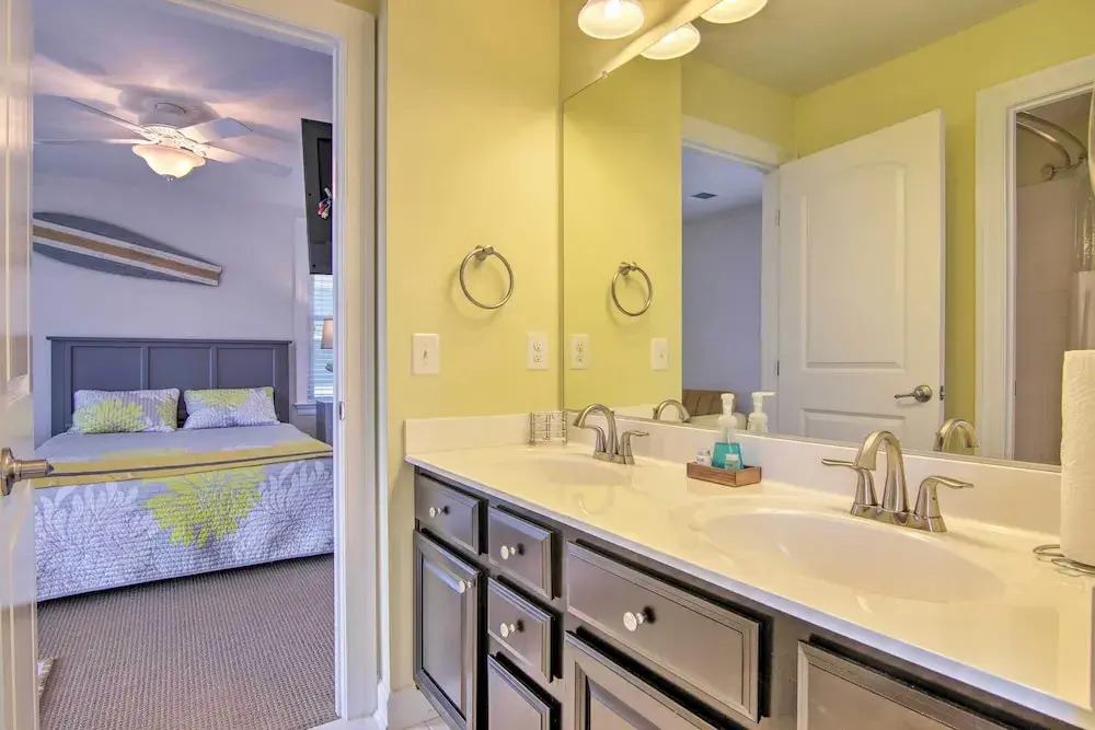 3 Mi to Fenwick Island Beach: Luxe Bungalow