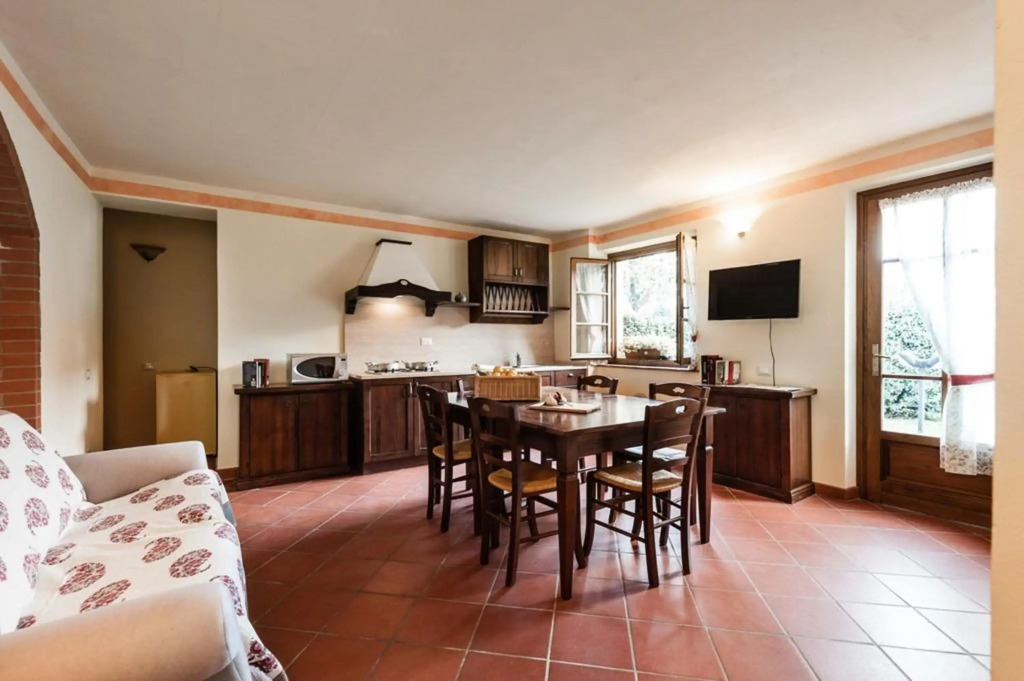 3 bedrooms appartement with shared pool enclosed garden and wifi at Montecarlo