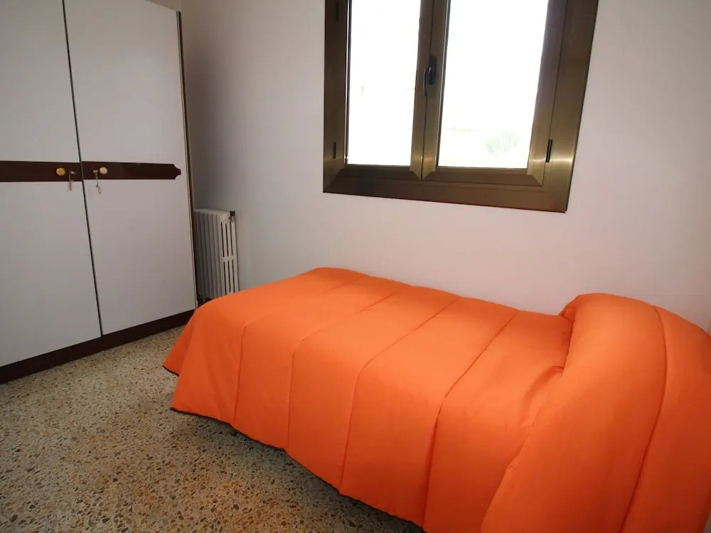 Alluring Holiday Home in Empuriabrava With Pool