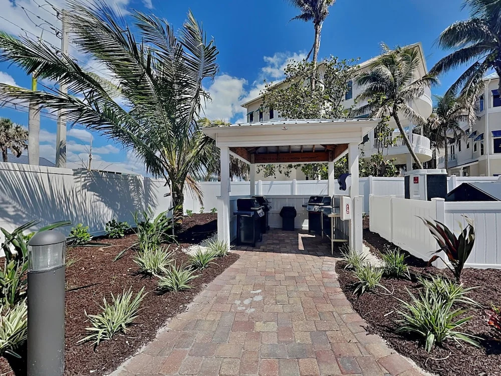 Seaside 4 by Distinctive Beach Rentals