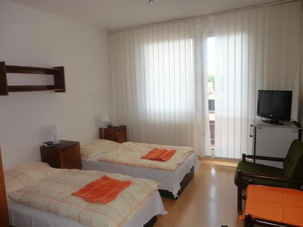 Hotel Atom