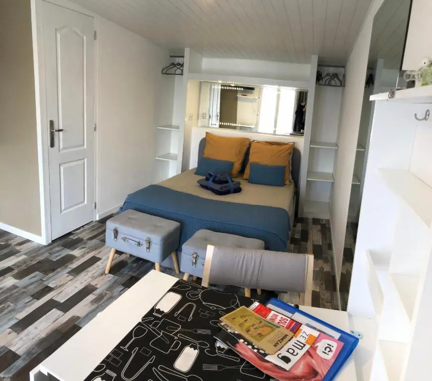 studio 2 étoiles
