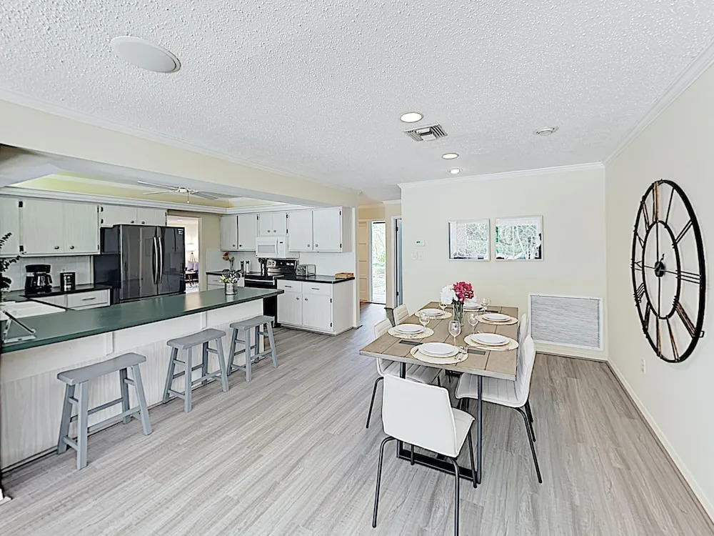 New Listing! Pine Ridge W/ Lanai & Pool 3 Bedroom Home