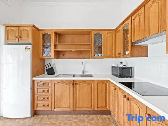 Peaceful Room – Near Transit, Shops & Maroubra Beach