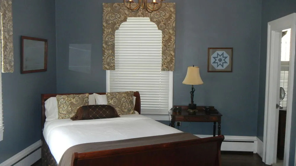 The Ashford Inn
