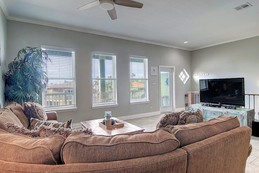 Livin' On Island Time Shtd2 4 Bedrooms 2 Bathrooms Townhouse