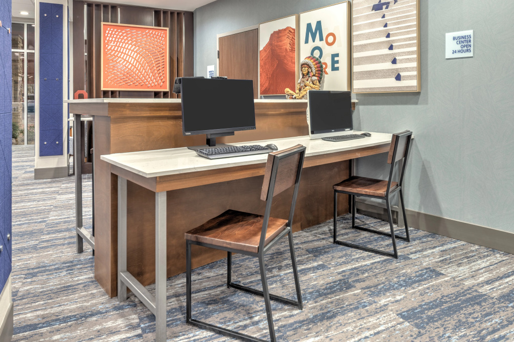 Holiday Inn Express & Suites Moore by IHG