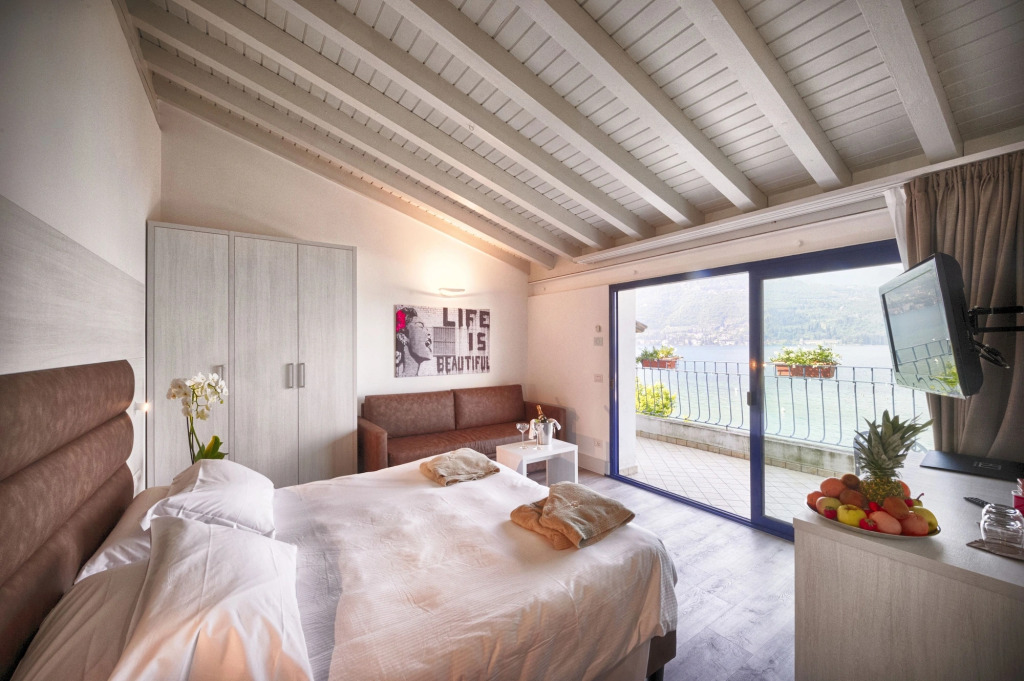 Bella Hotel & Restaurant with private dock for mooring boats