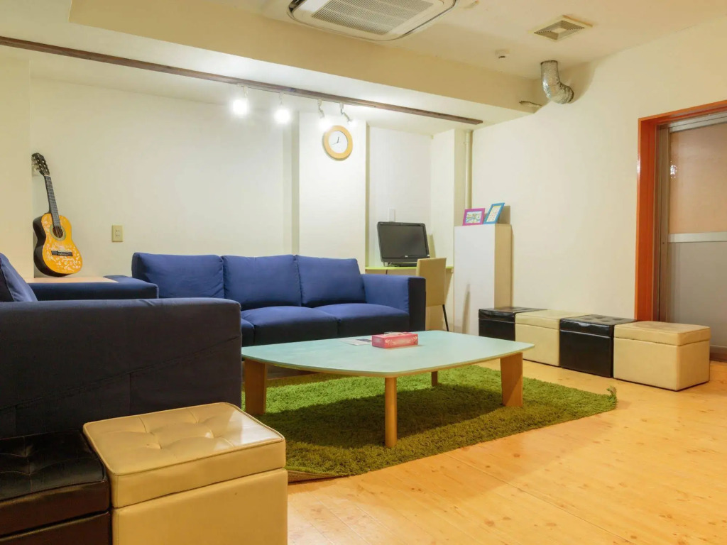 J-Hoppers Osaka Guesthouse