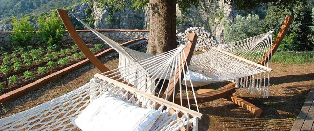 Dionysos Hotel