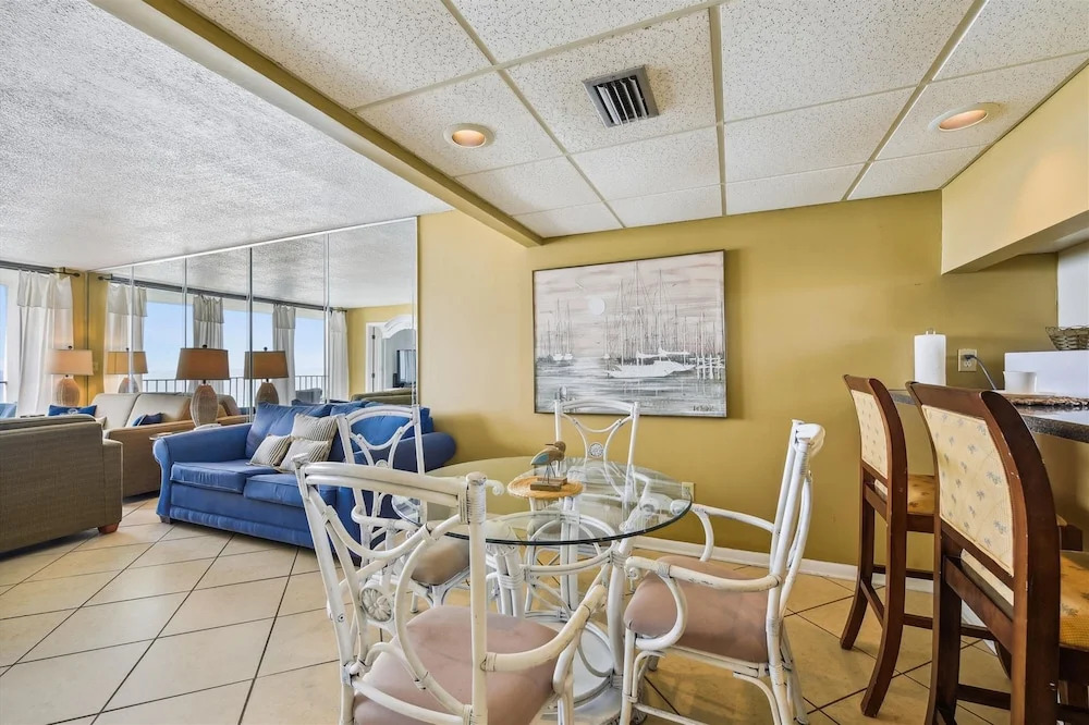 Edgewater by Book That Condo