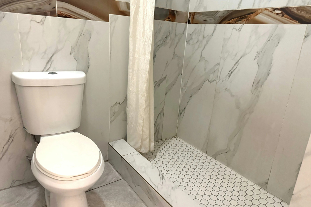 Hotel O Regency Suites Houston - IAH Beltway 8