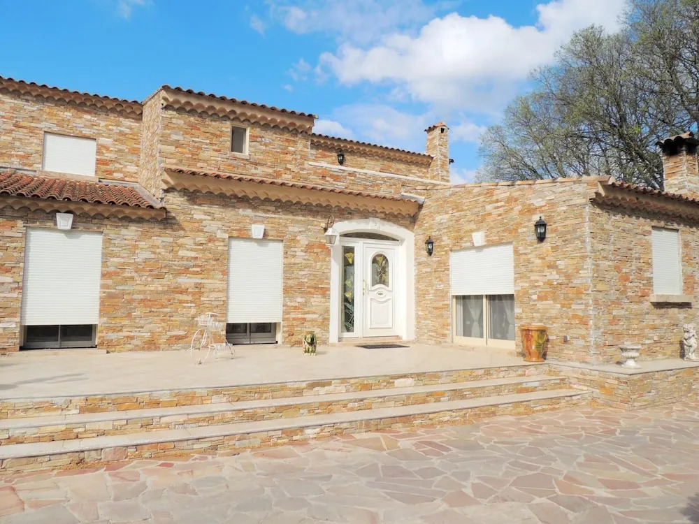 House With 2 Bedrooms in Marseille, With Pool Access, Terrace and Wifi