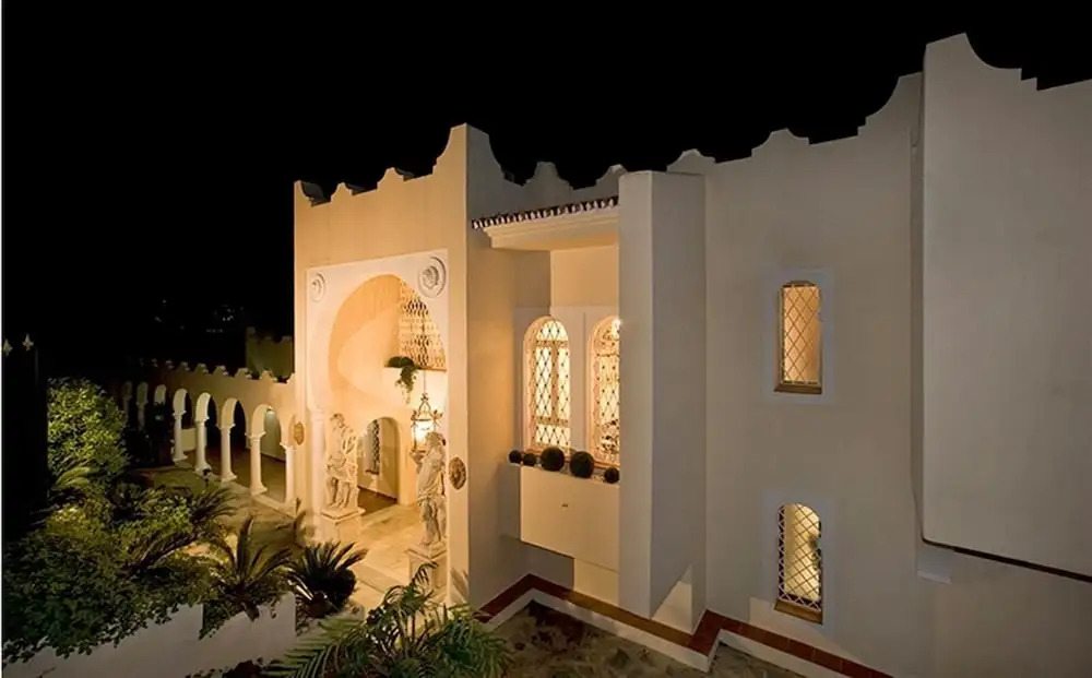Unique Luxurious and Palacial Villa