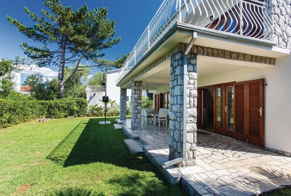 4 Bedroom Lovely Home In Malinska