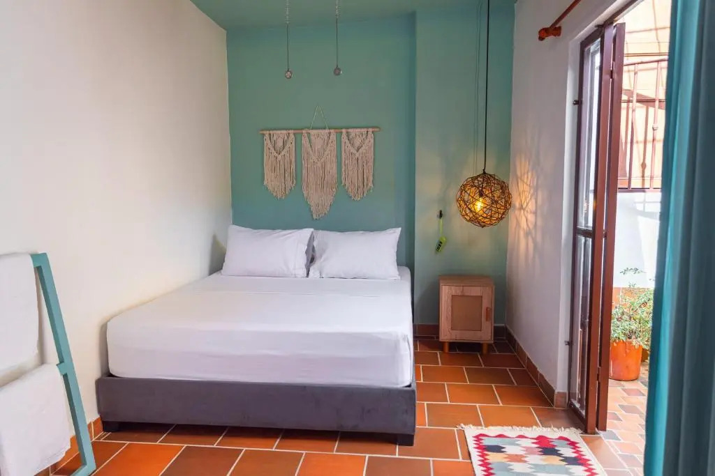 Traveler Hostel