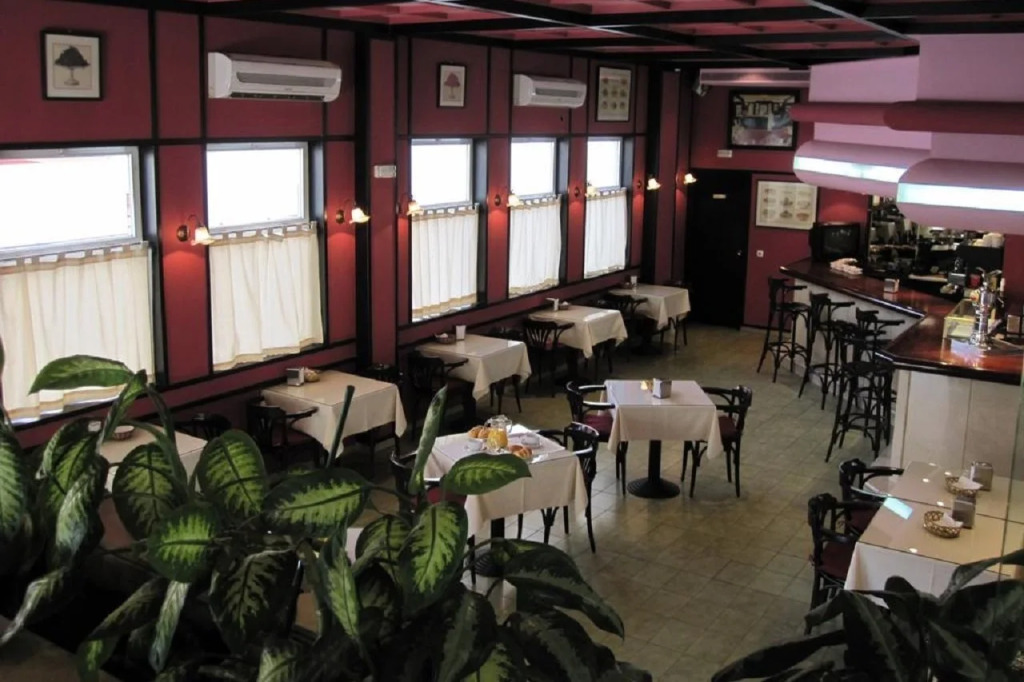 Ona Marbella Inn