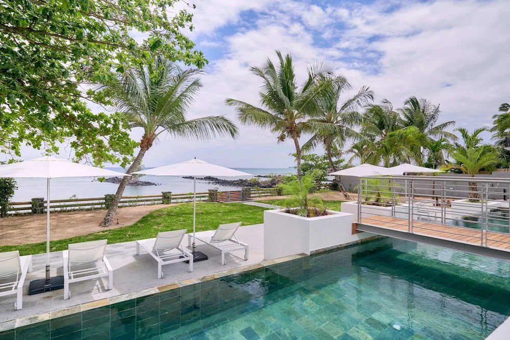 Les Estivales Beachfront Suites & Penthouses with LOV
