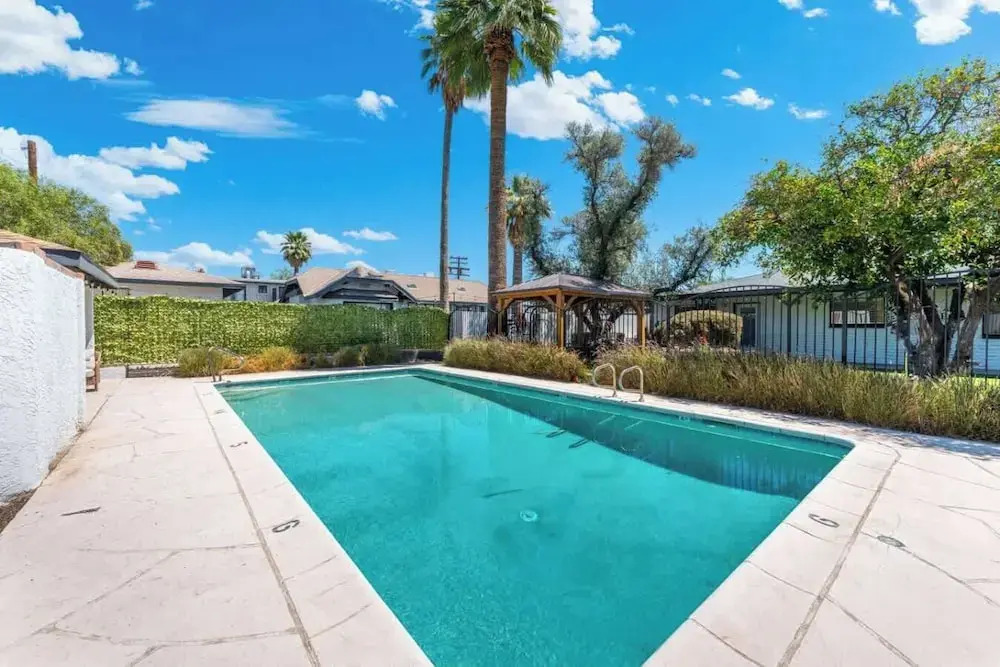 New! Blue&pink Pool Centra PHX