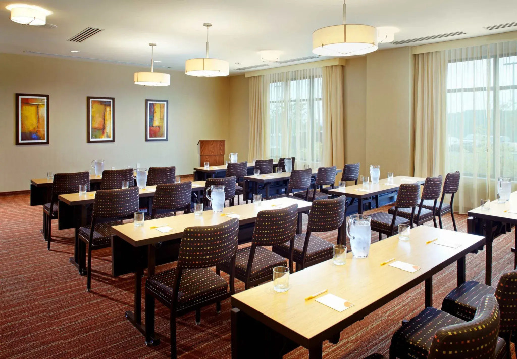 Courtyard by Marriott Pittsburgh Washington Meadow Lands