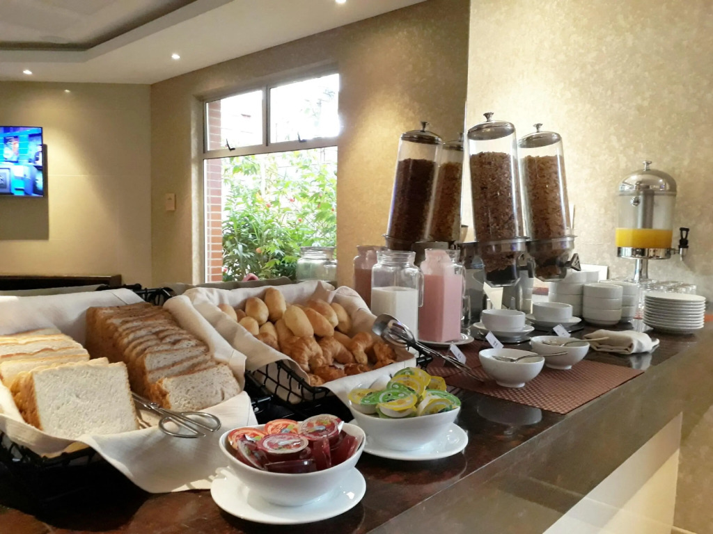 Hotel Plaza Suites