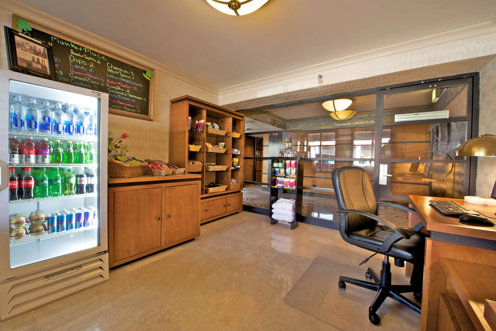 Inn at Great Neck, WorldHotels Crafted