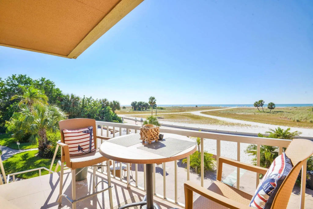 Ocean Club Treasure Island Hotel
