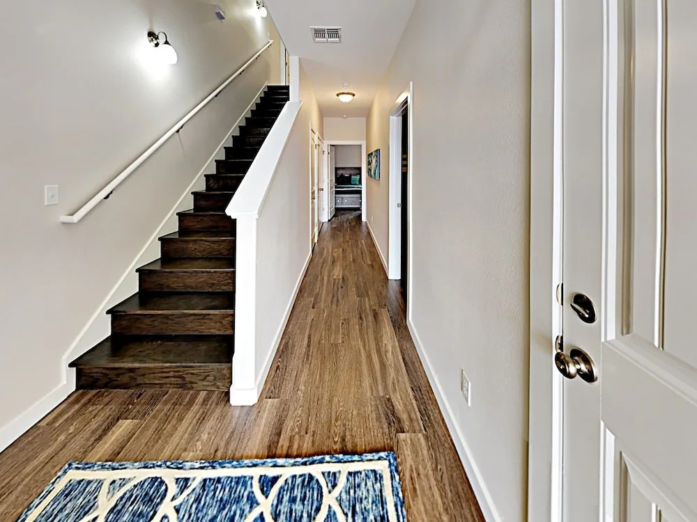 The Savvy Pelican 4 Bedrooms 3 Bathrooms Condo