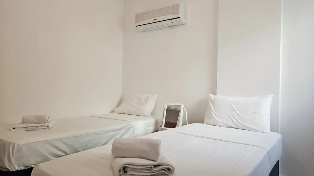 141 LCA - Stay Miracle Apartment