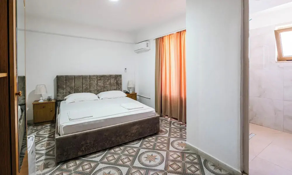 KURTI Hotel