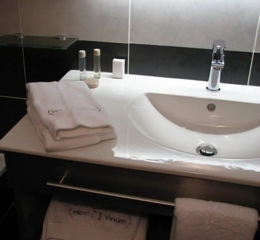 Host & Vinum - Le Clos des Pins