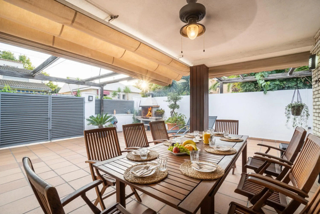 Cambrils-4BD-Piscina-BBQ-PetFriendly-Port Aventura