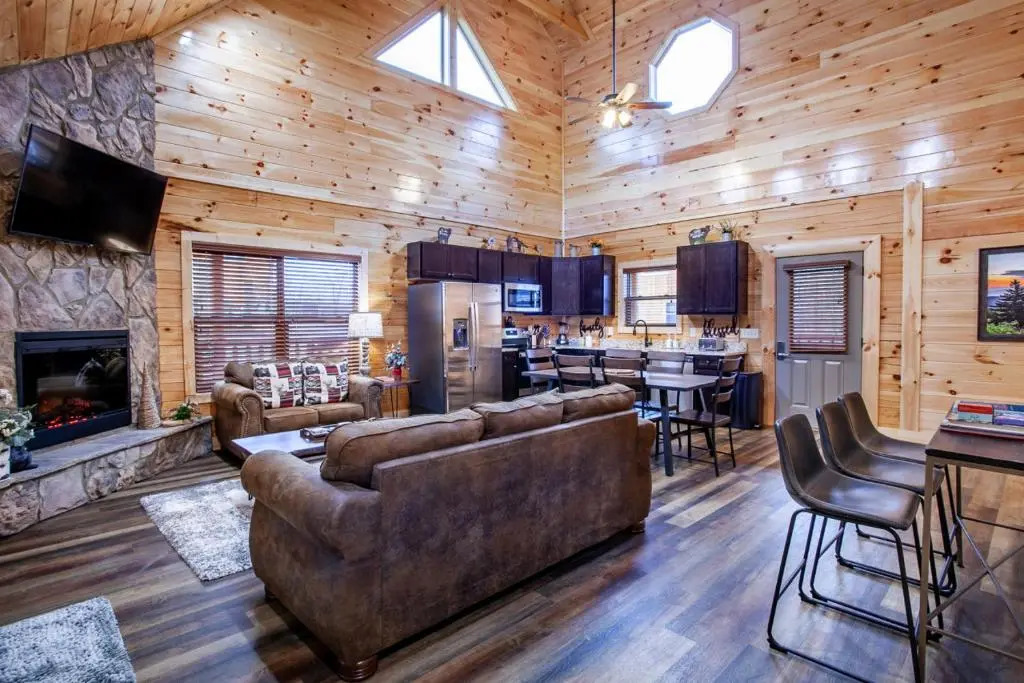 Swimming Bears Lodge 1 with Indoor Pool and Hot Tub