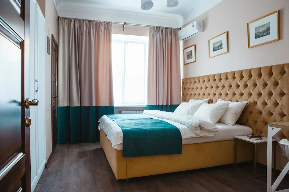 Live.Here.Hotel