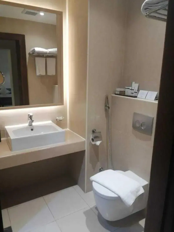 Royal Lazure Resort
