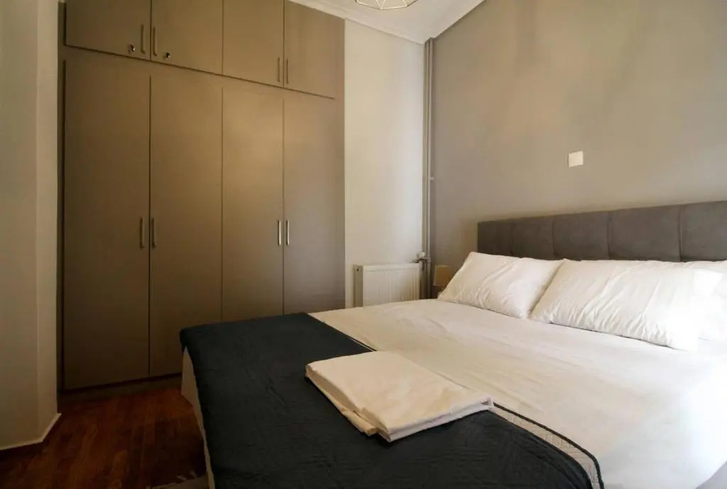 Luxury flat in Hilton, central Athens, 3' metro, VFM!